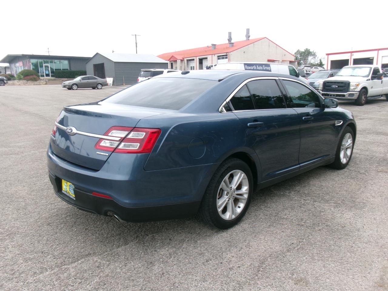 Ford Taurus SE FWD 2018