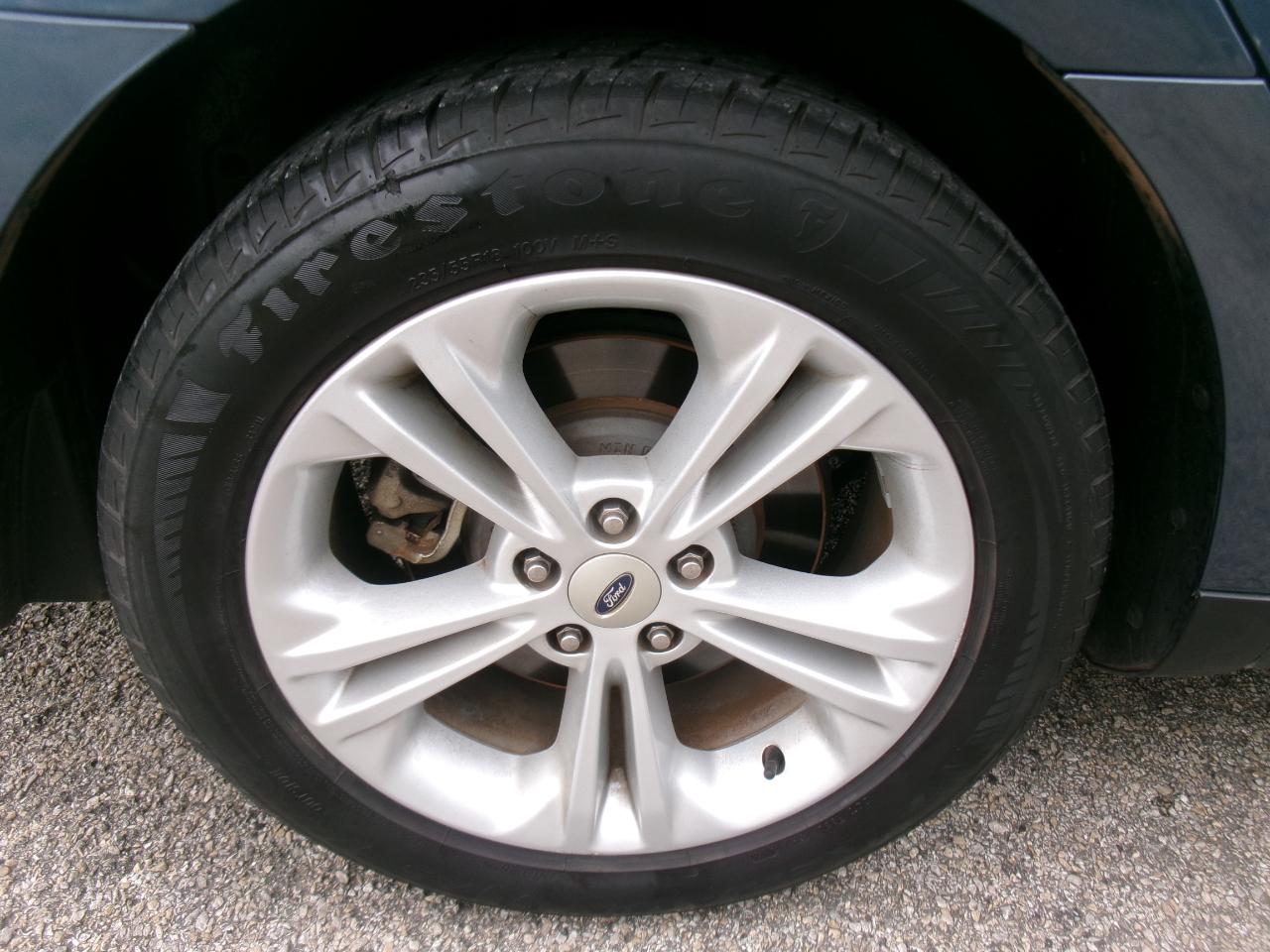 Ford Taurus SE FWD 2018