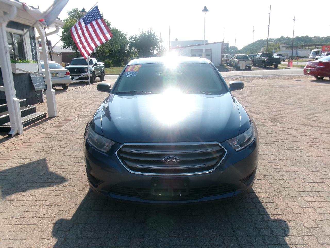 Ford Taurus SE FWD 2018