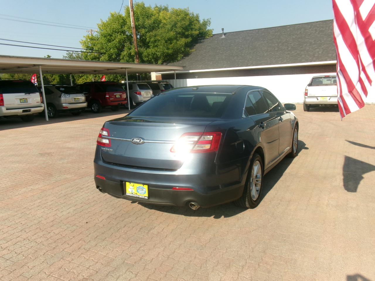 Ford Taurus SE FWD 2018