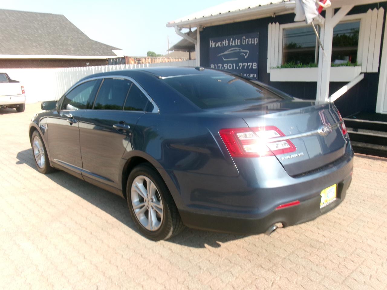 Ford Taurus SE FWD 2018