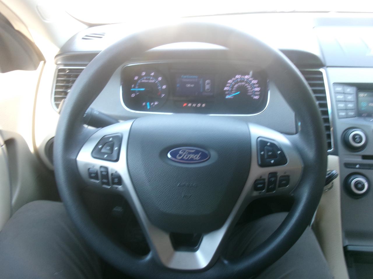 Ford Taurus SE FWD 2018