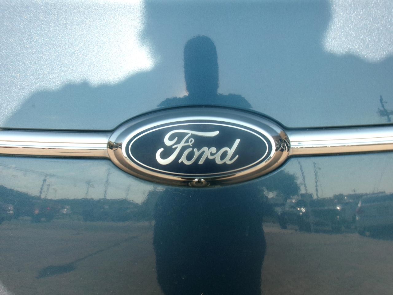 Ford Taurus SE FWD 2018