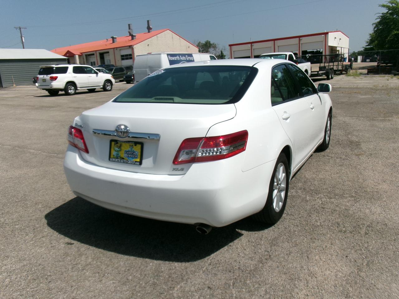 Toyota Camry XLE 2011