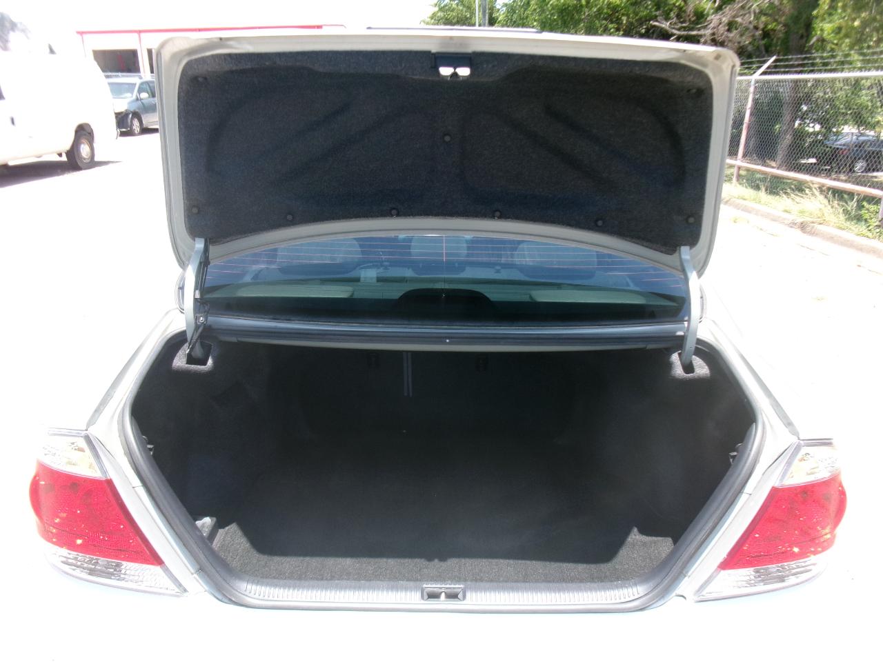 Toyota Camry LE 2005