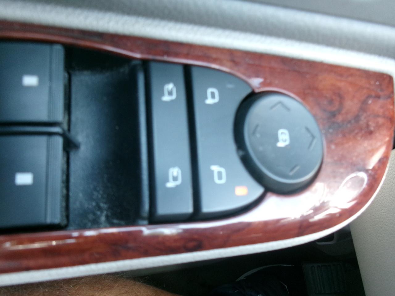 GMC Yukon SLT1 2WD 2011