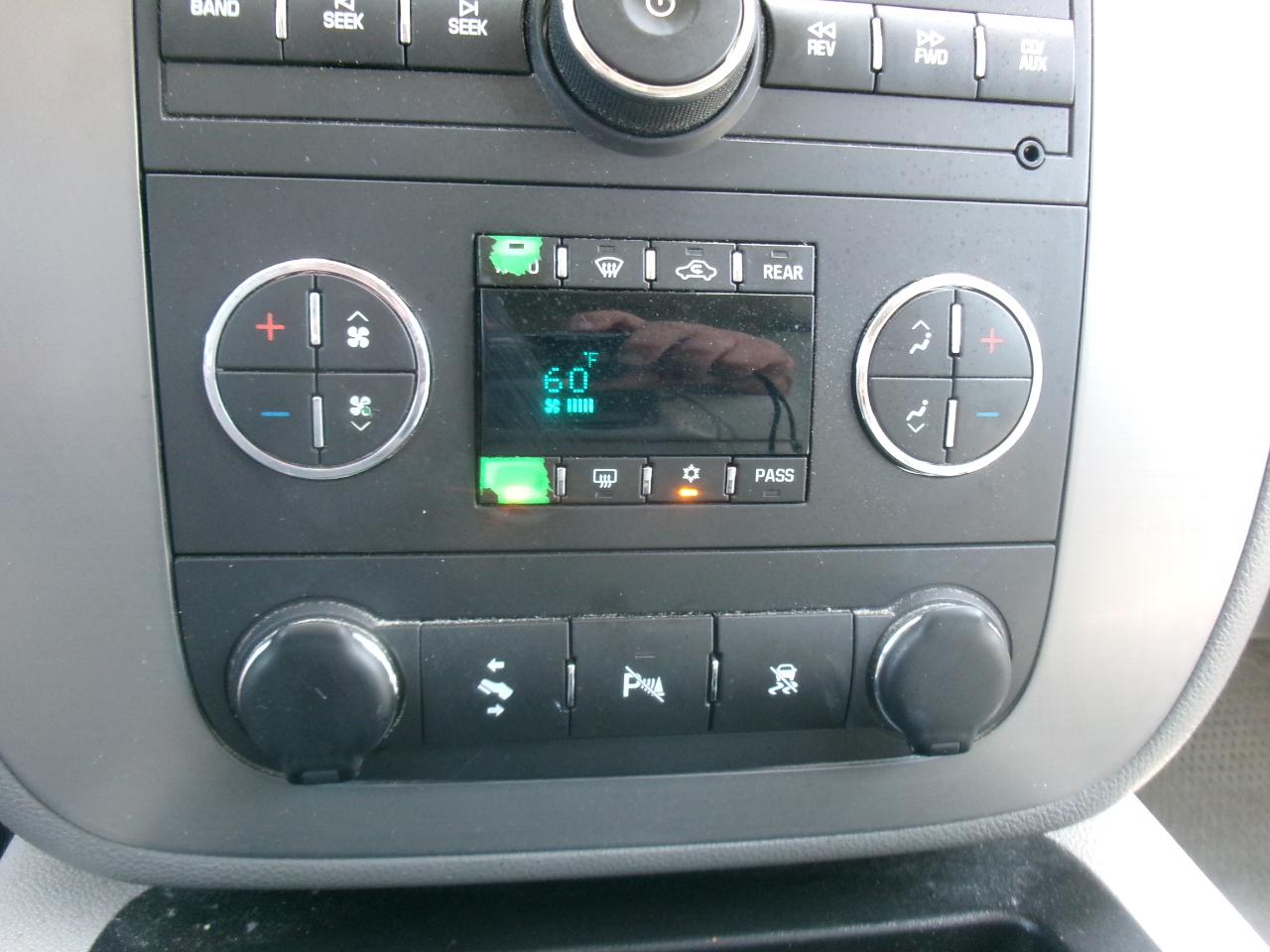 GMC Yukon SLT1 2WD 2011