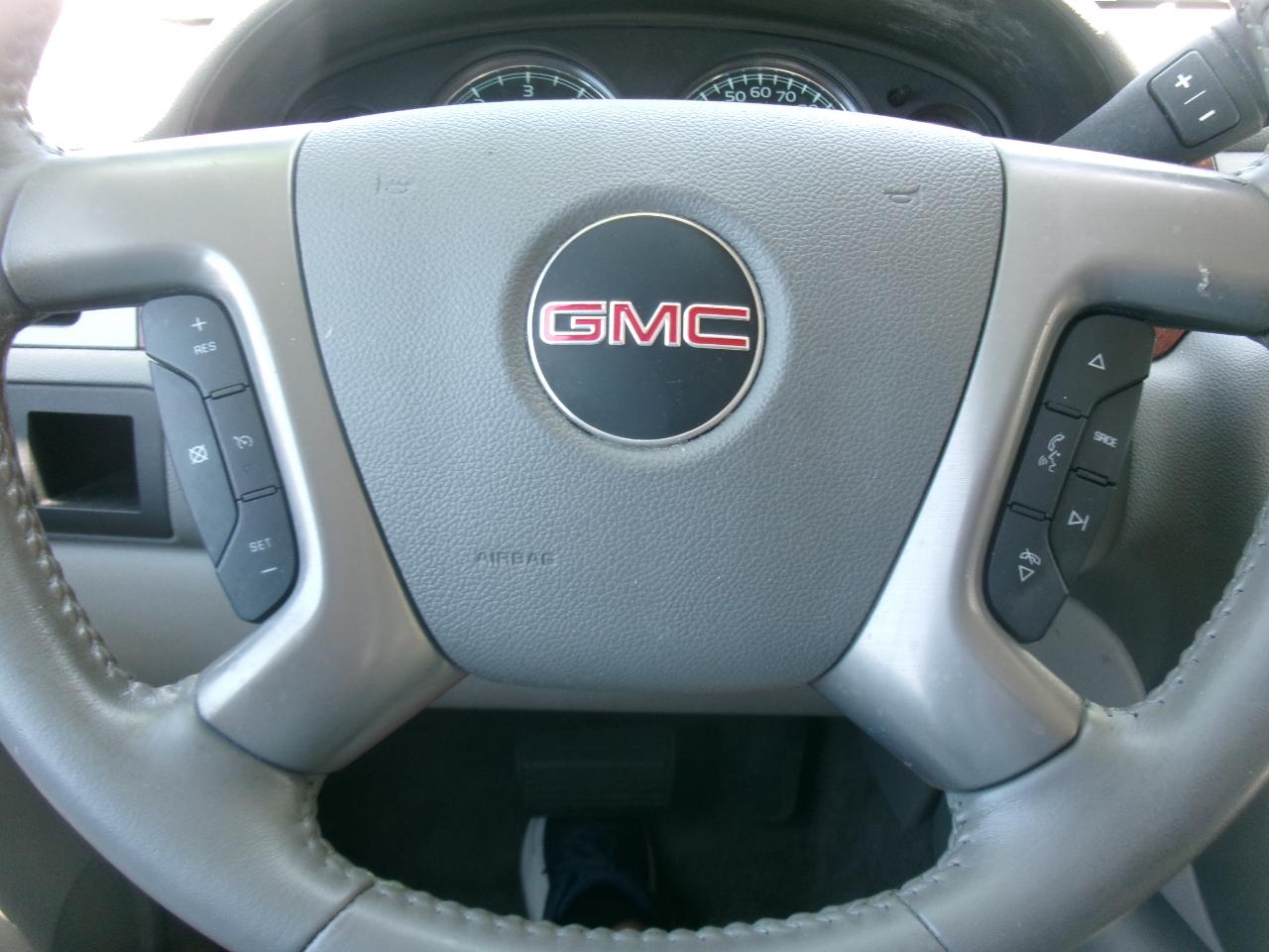 GMC Yukon SLT1 2WD 2011