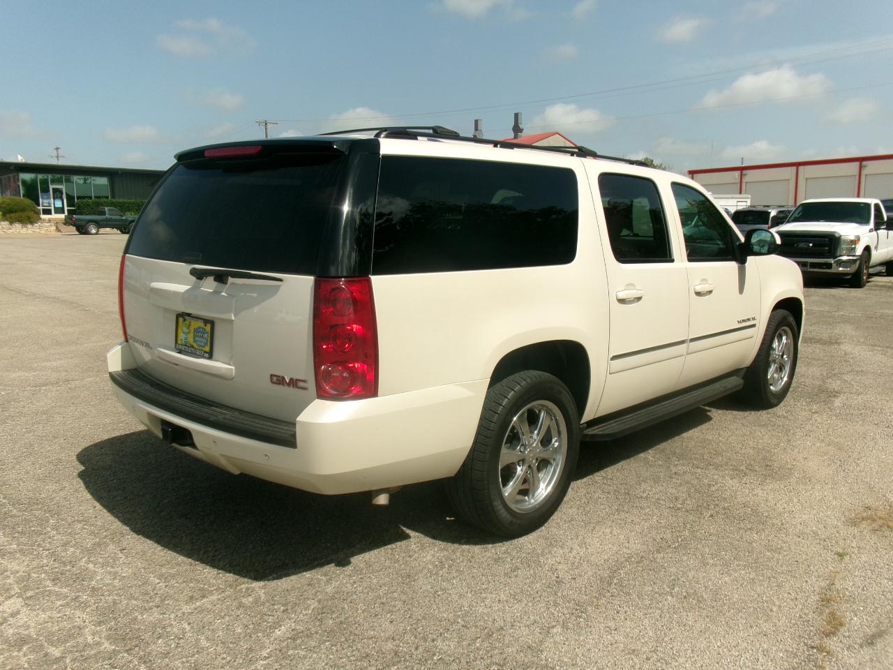 GMC Yukon XL SLT 2WD 2014