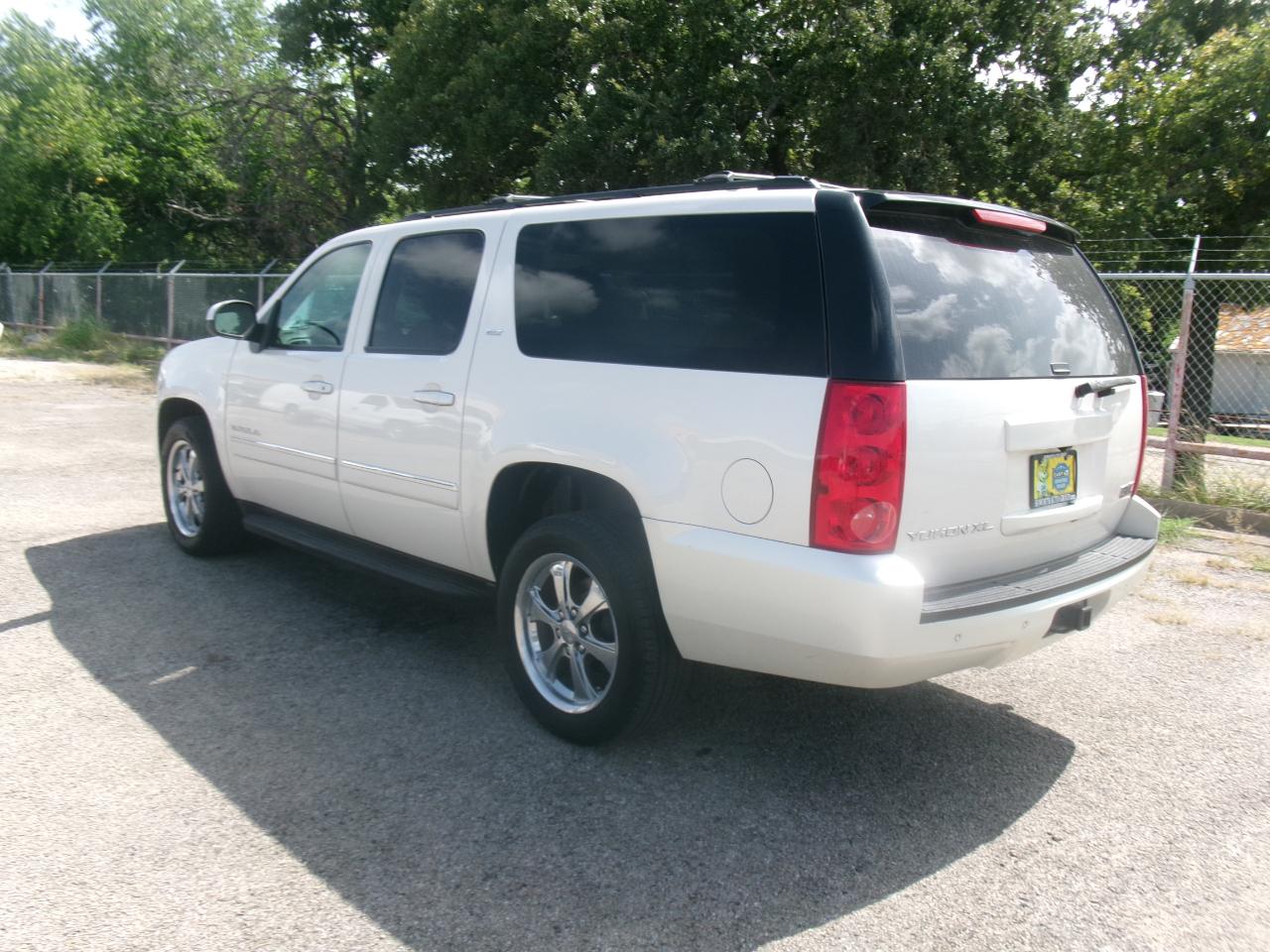 GMC Yukon XL SLT 2WD 2014