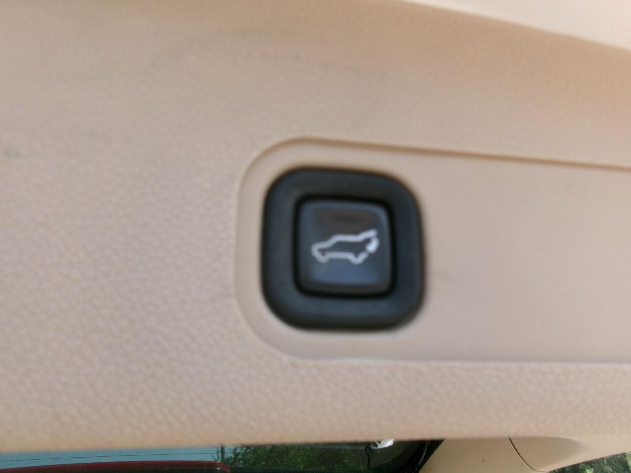 GMC Yukon XL SLT 2WD 2014