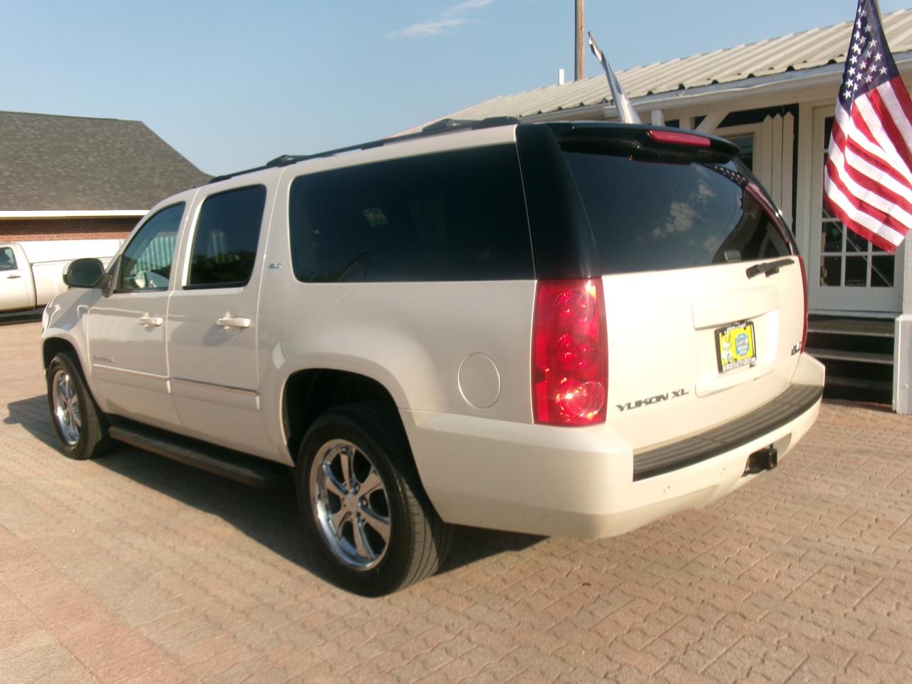 GMC Yukon XL SLT 2WD 2014