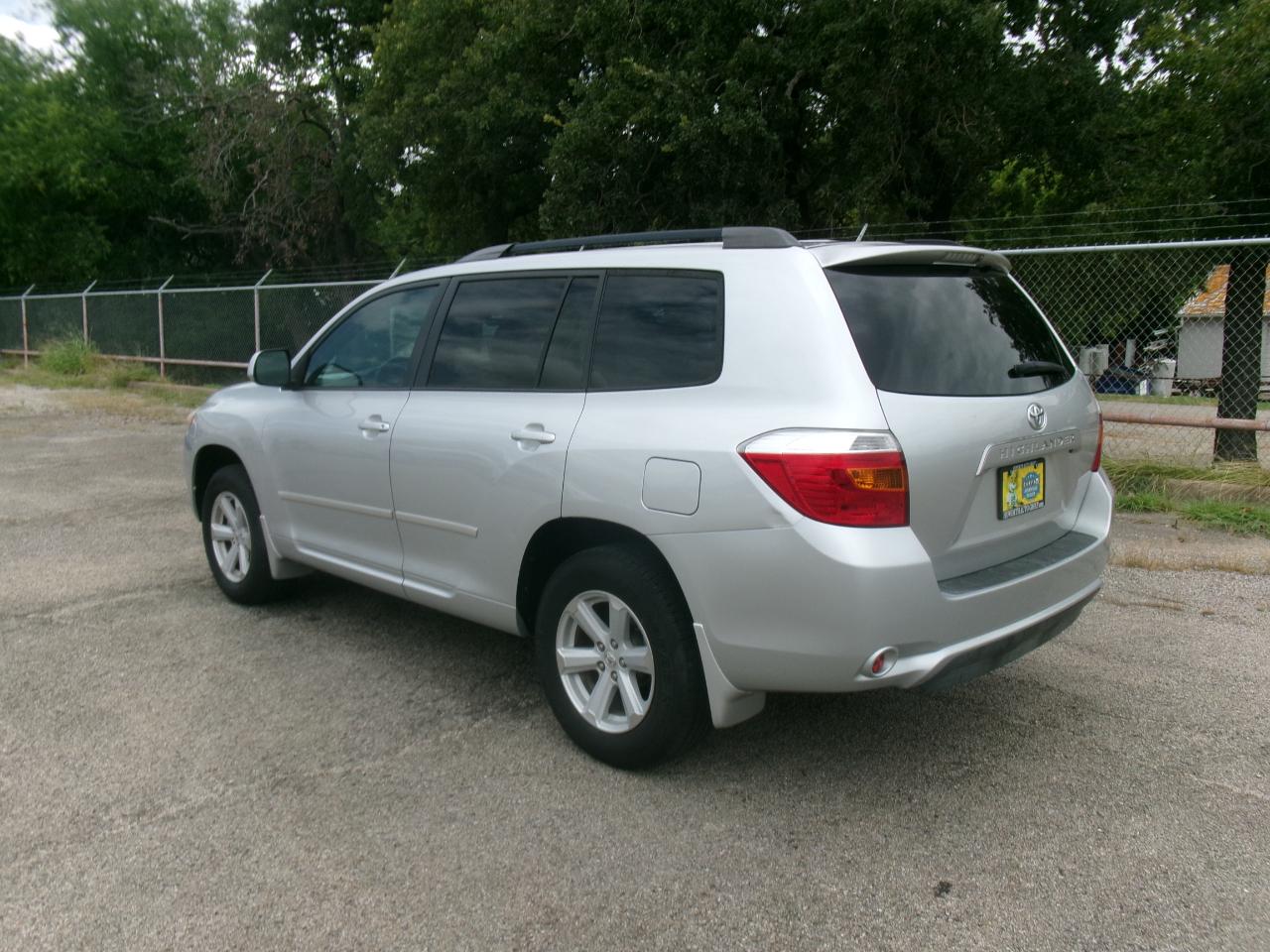 Toyota Highlander 2WD 2010
