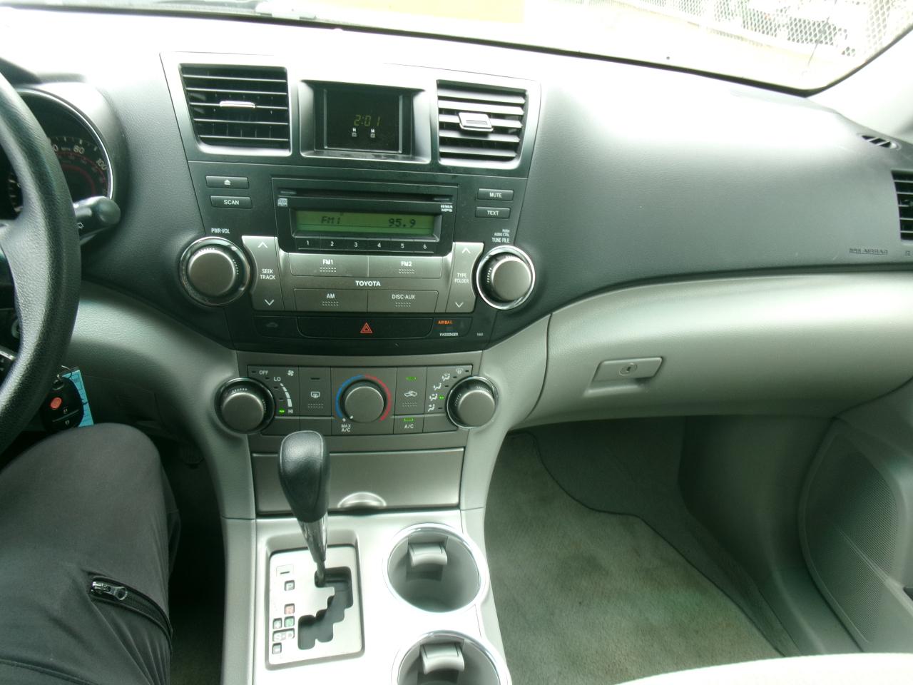 Toyota Highlander 2WD 2010