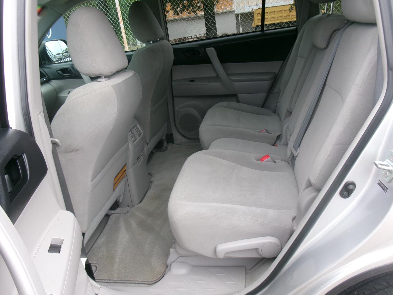 Toyota Highlander 2WD 2010