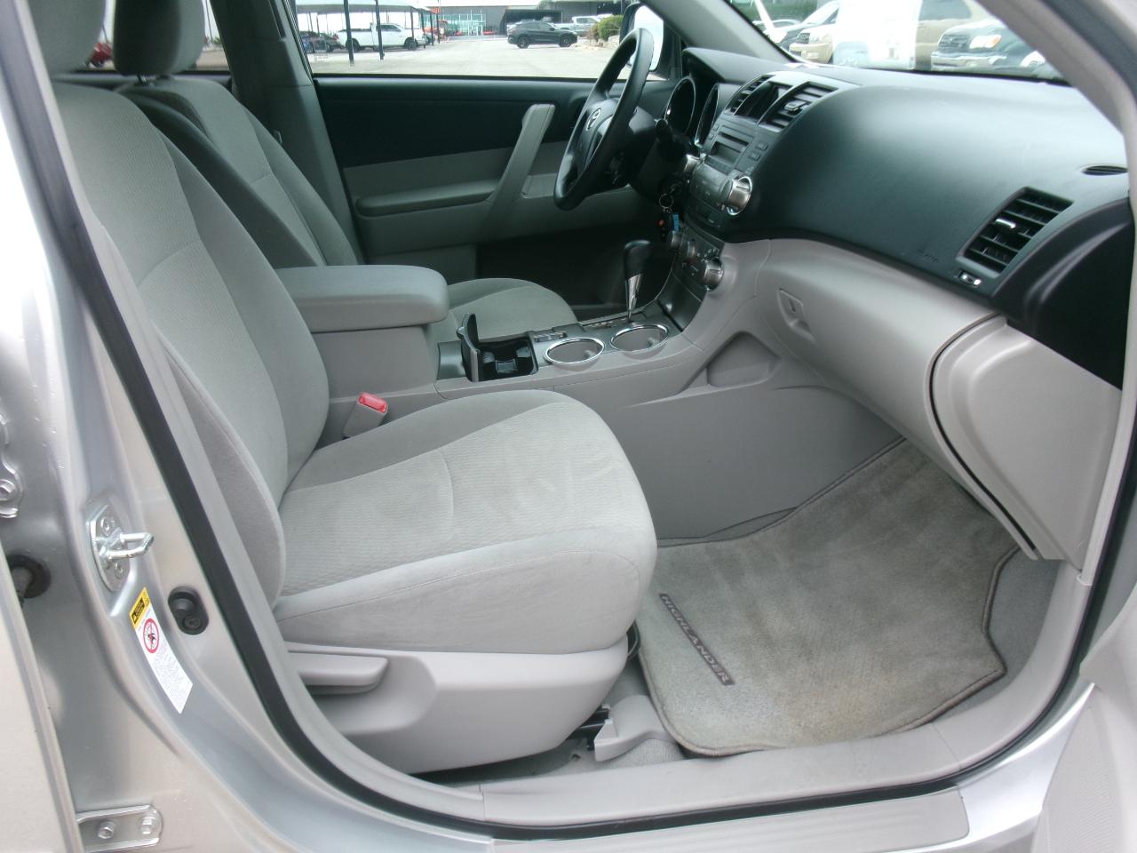 Toyota Highlander 2WD 2010