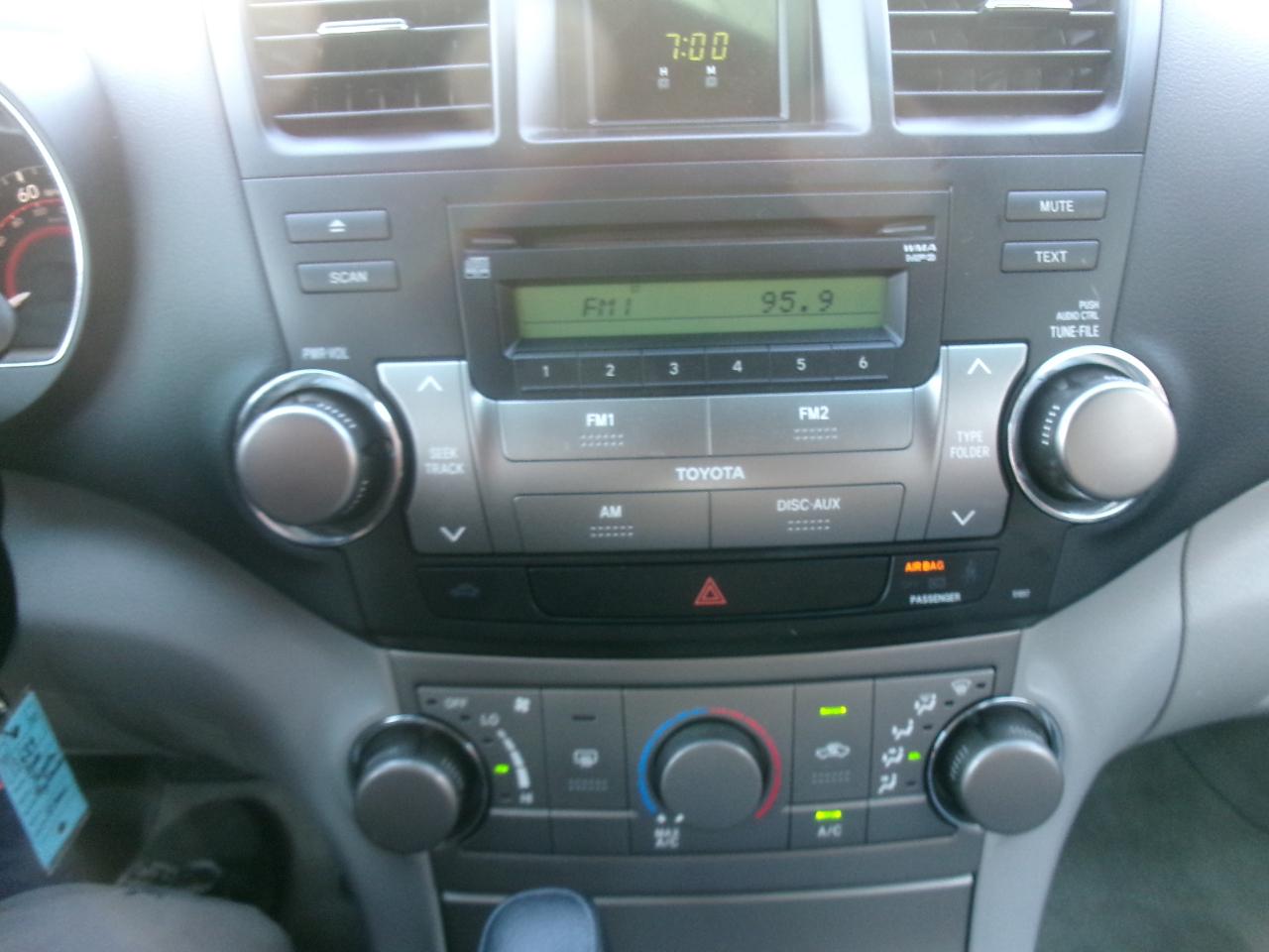 Toyota Highlander 2WD 2010