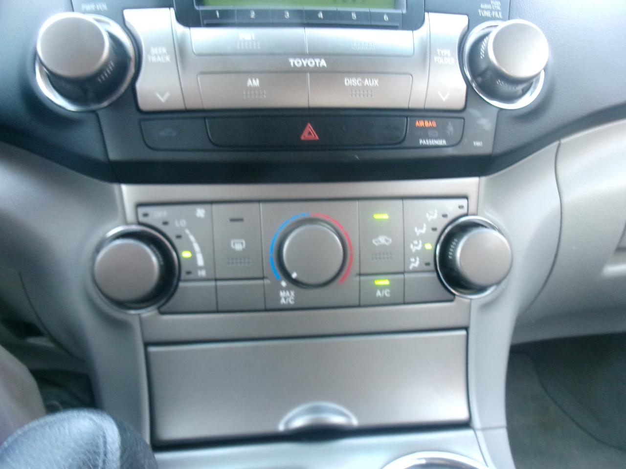 Toyota Highlander 2WD 2010