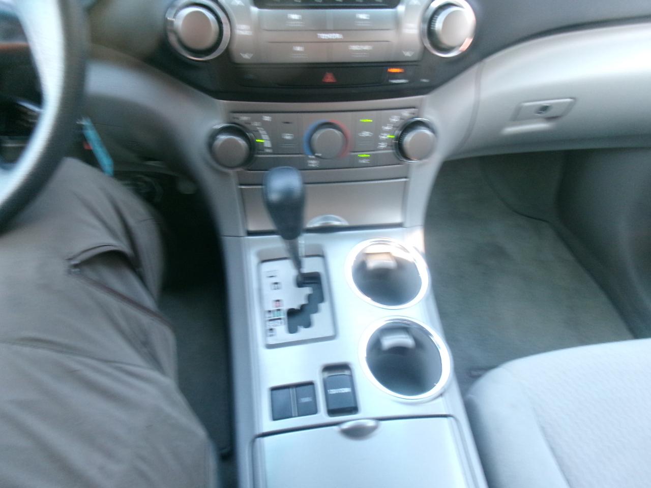 Toyota Highlander 2WD 2010