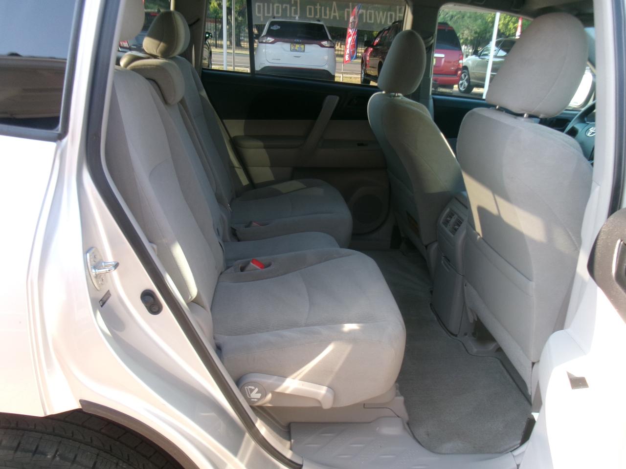 Toyota Highlander 2WD 2010