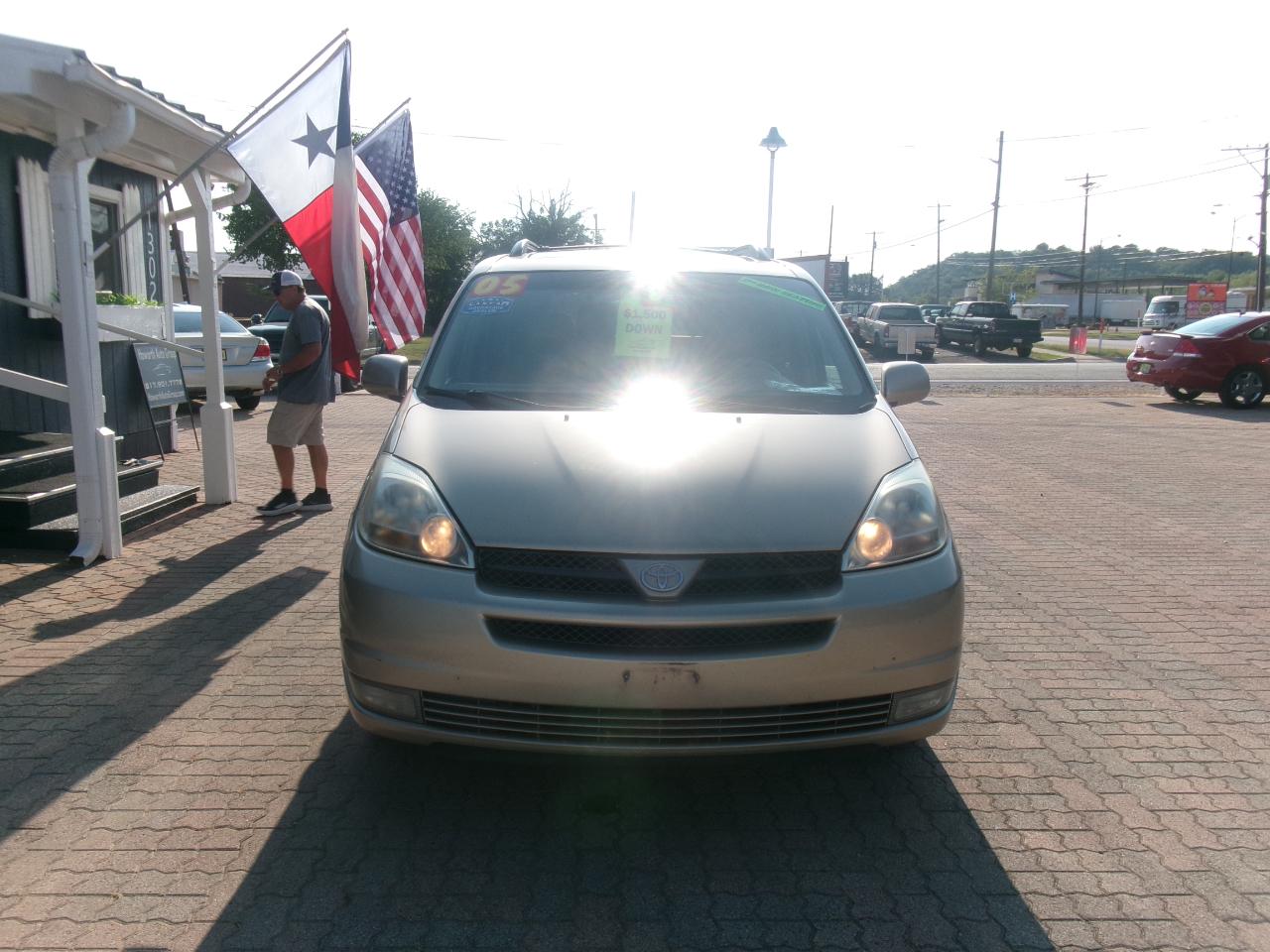 Toyota Sienna XLE 2005