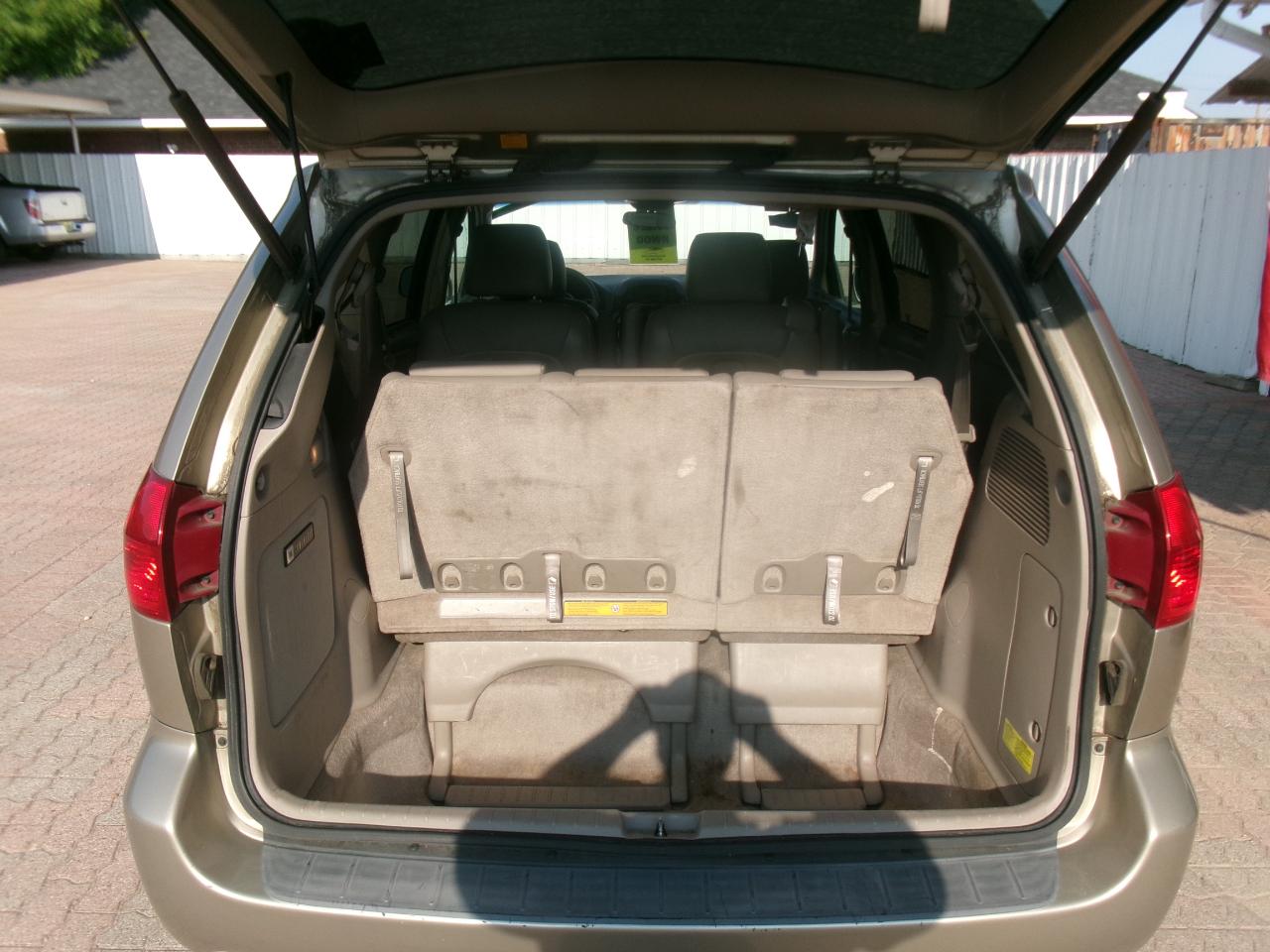 Toyota Sienna XLE 2005