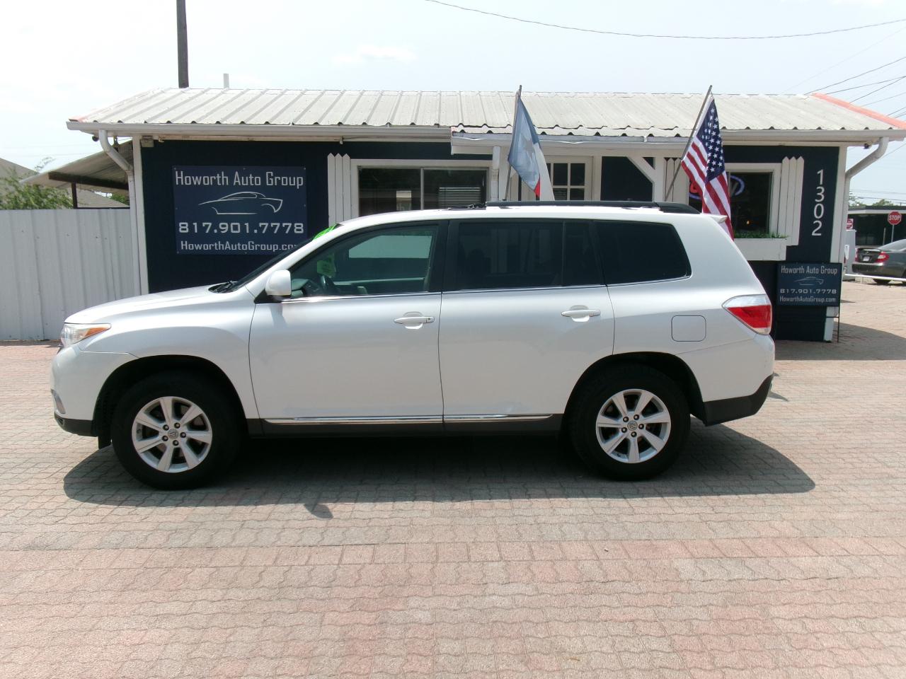 Toyota Highlander Base 4WD 2011