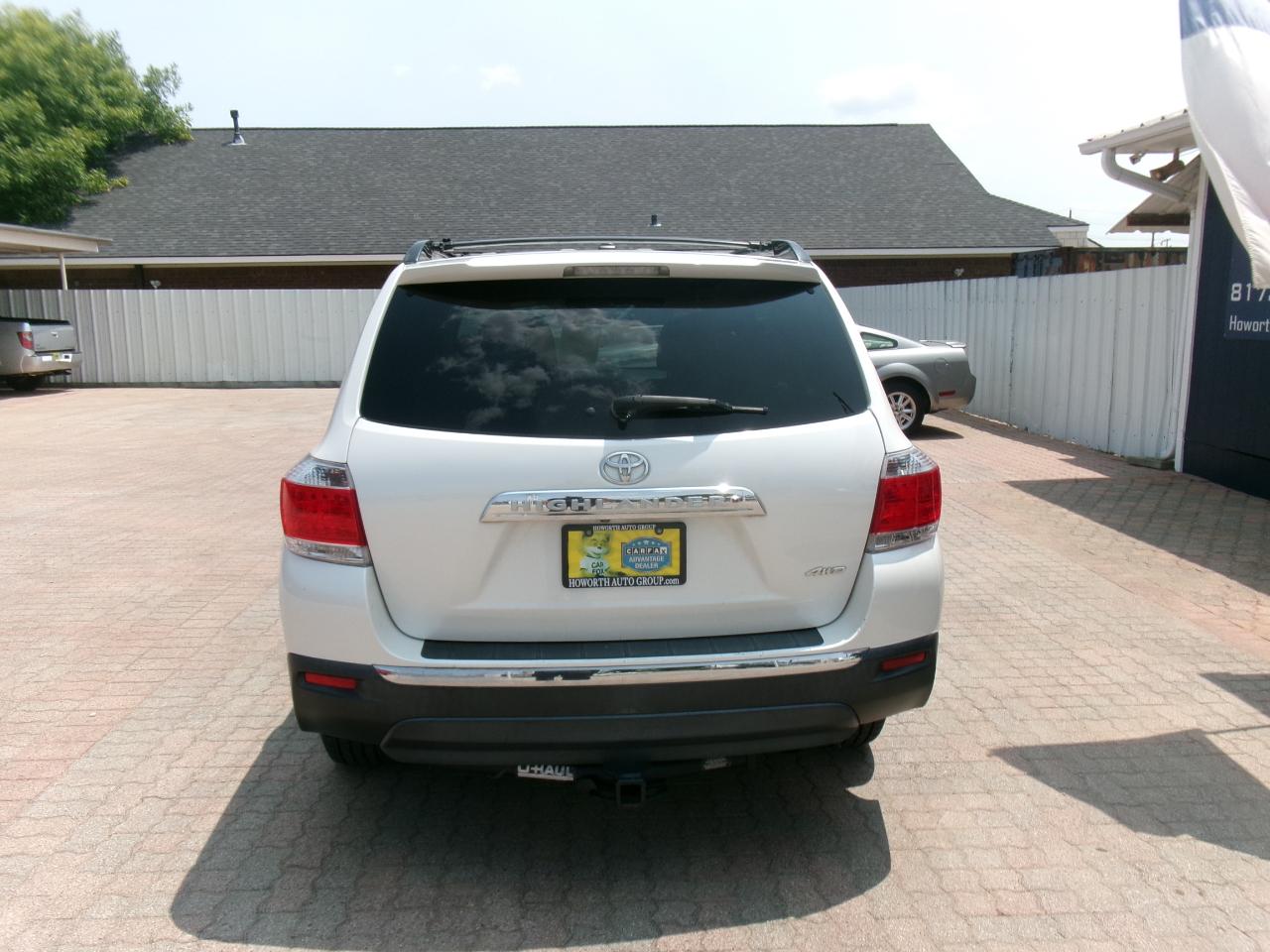 Toyota Highlander Base 4WD 2011