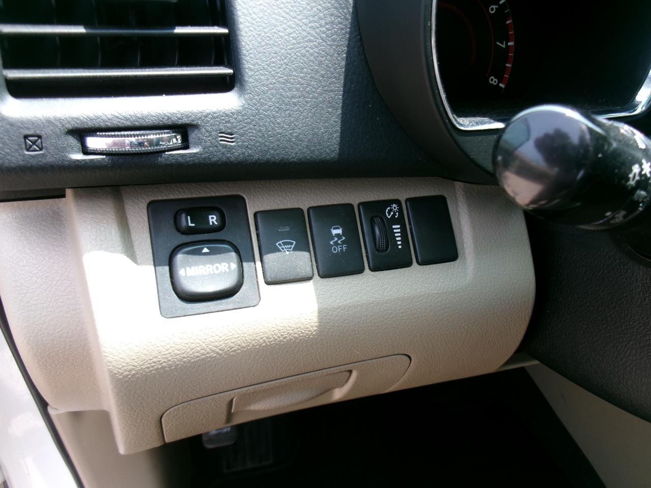 Toyota Highlander Base 4WD 2011