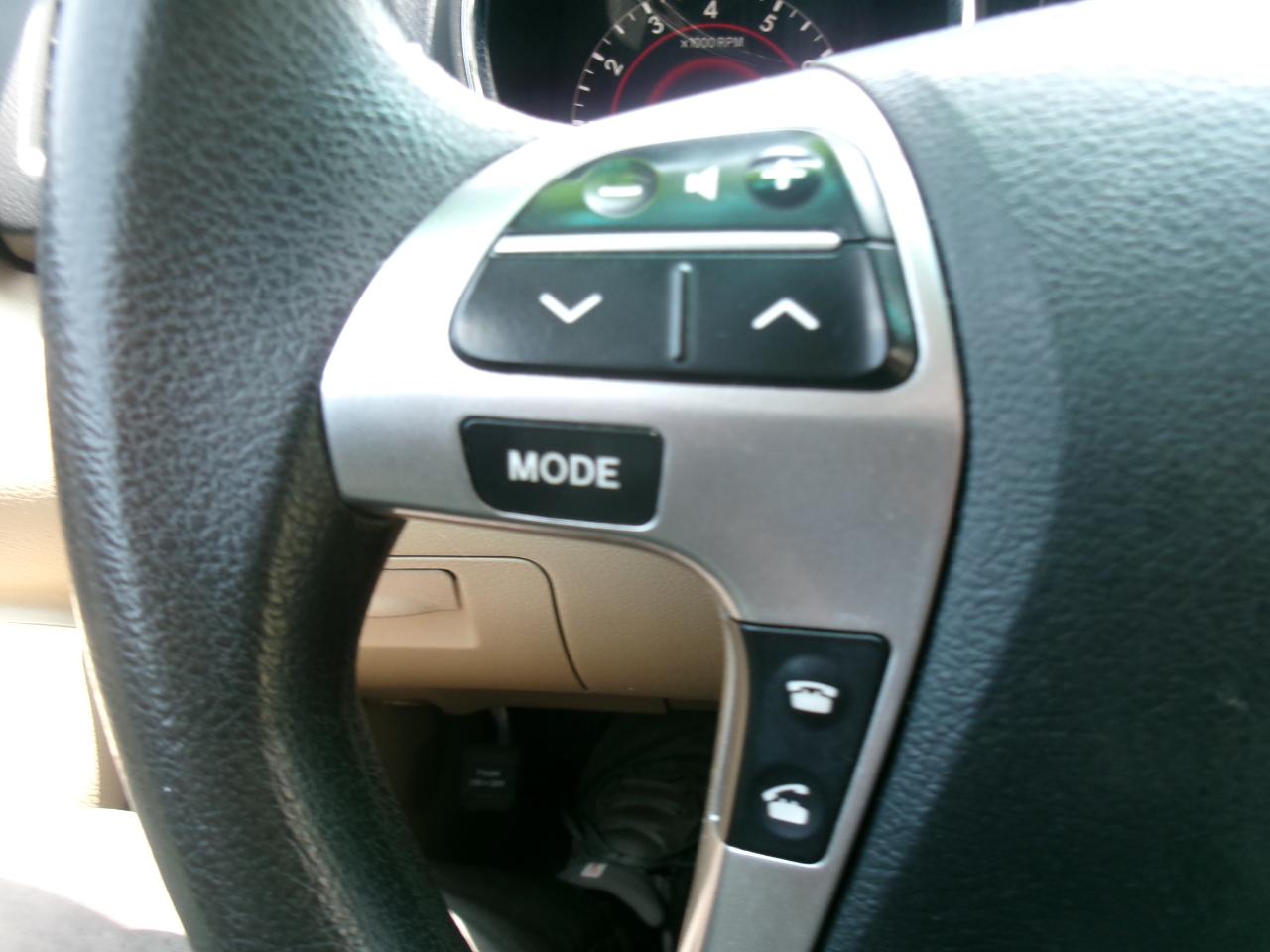 Toyota Highlander Base 4WD 2011