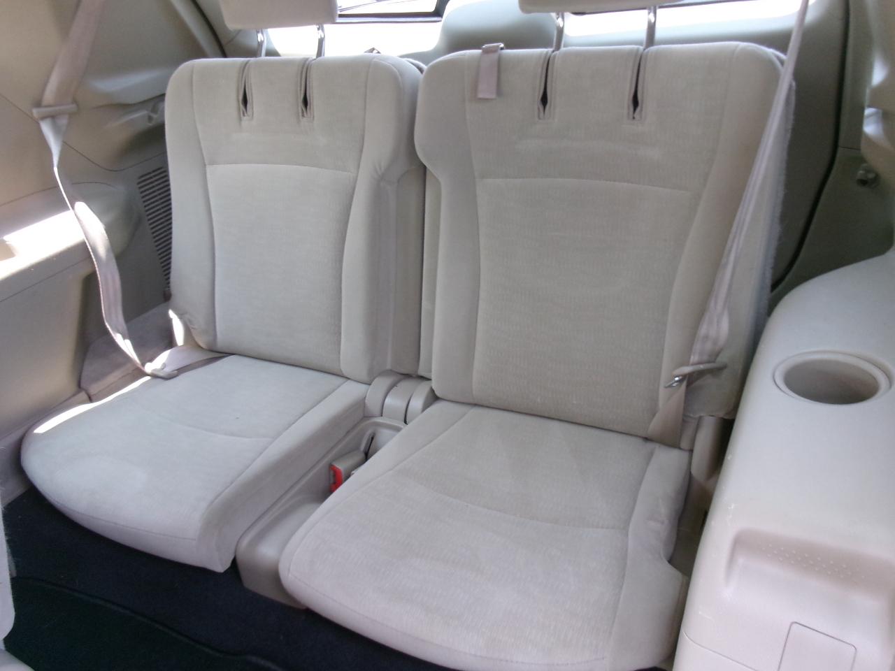 Toyota Highlander Base 4WD 2011