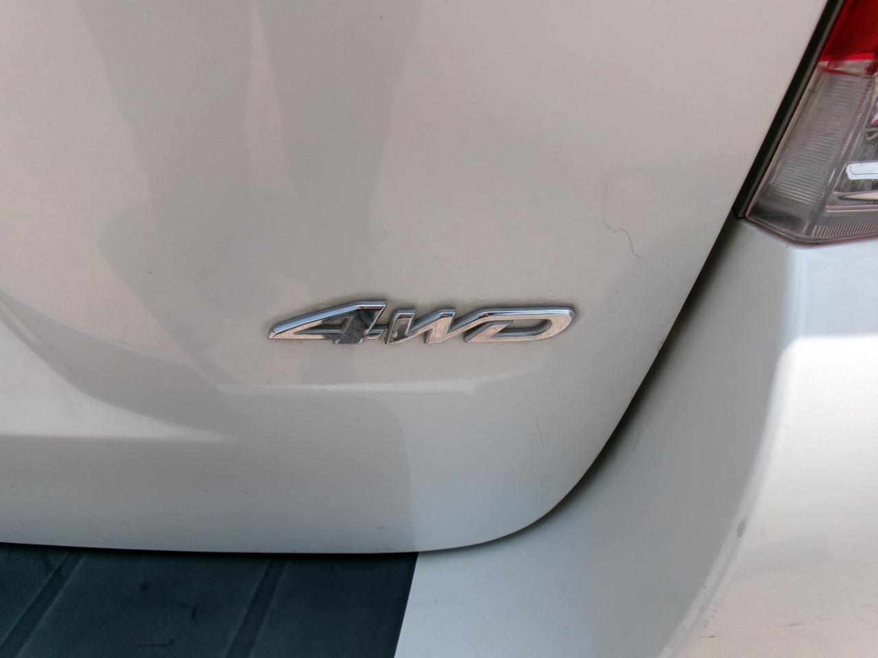 Toyota Highlander Base 4WD 2011