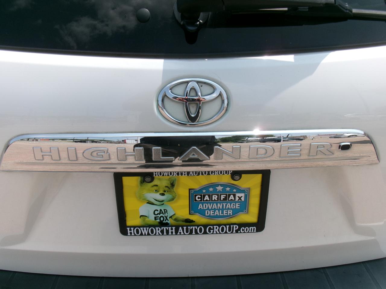 Toyota Highlander Base 4WD 2011