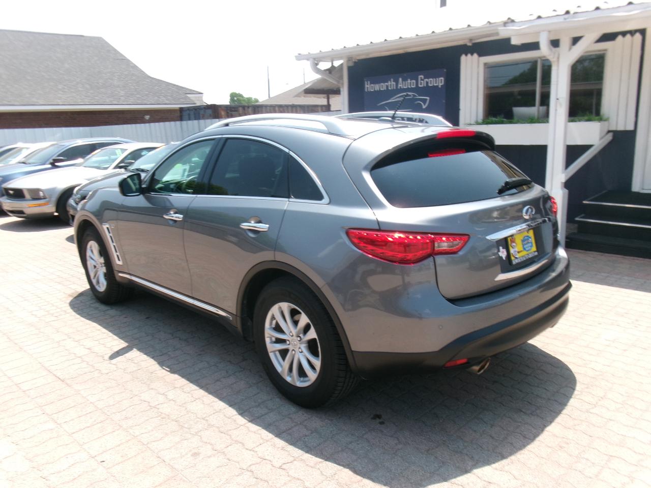 Infiniti QX70 Base AWD 2017