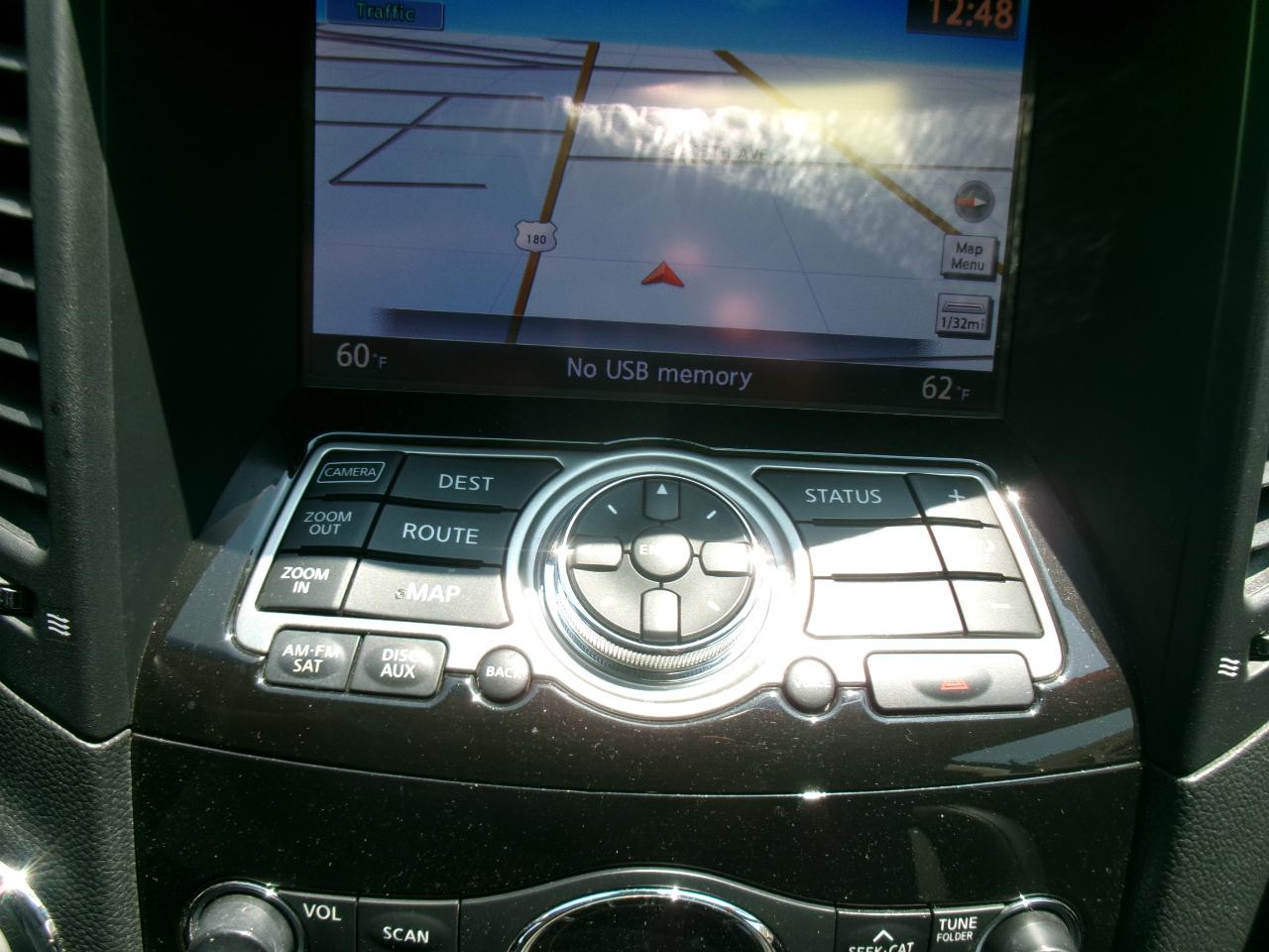 Infiniti QX70 Base AWD 2017