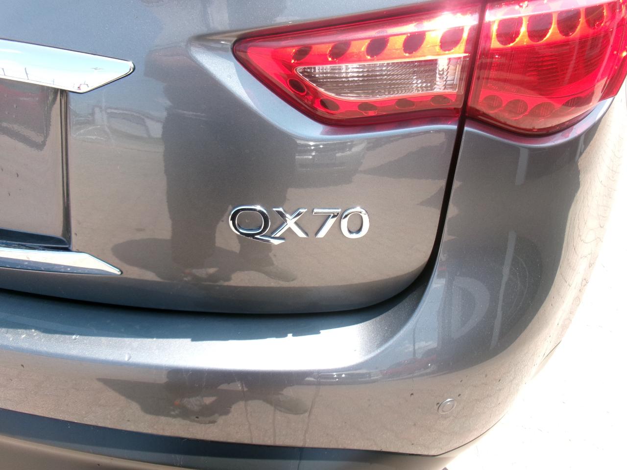 Infiniti QX70 Base AWD 2017