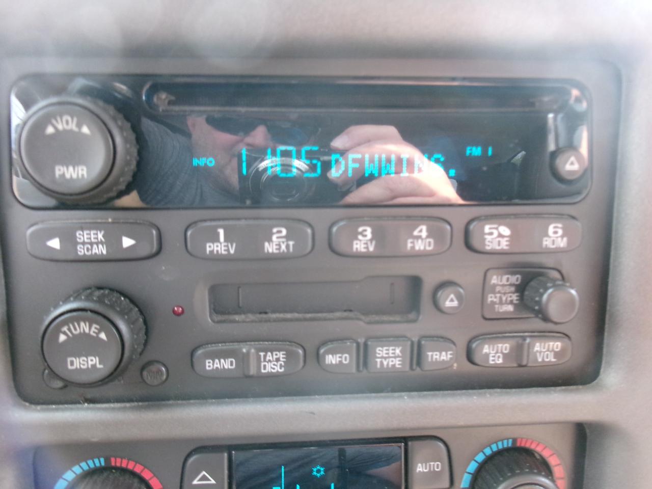 GMC Yukon Denali Base 2004