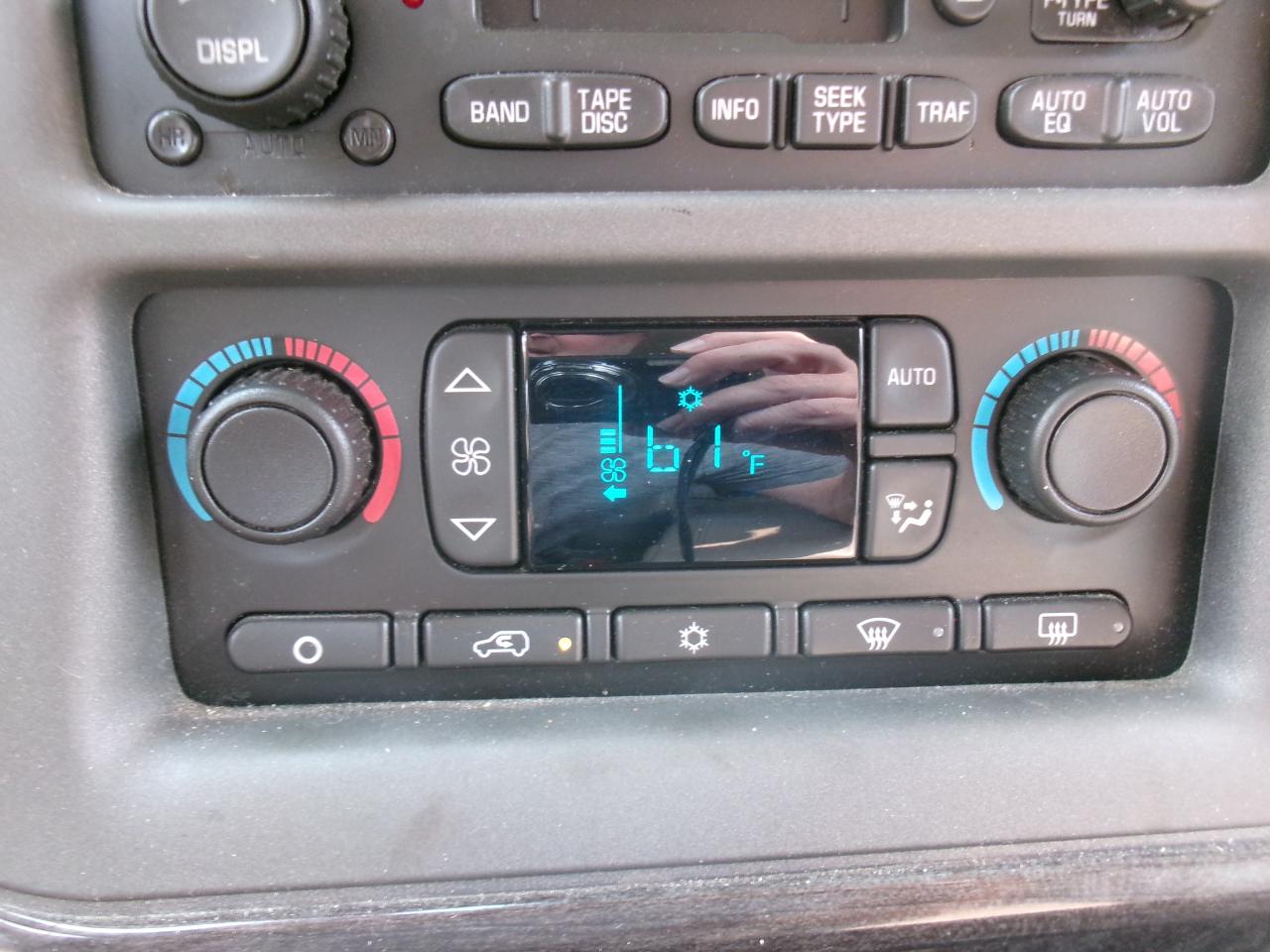 GMC Yukon Denali Base 2004