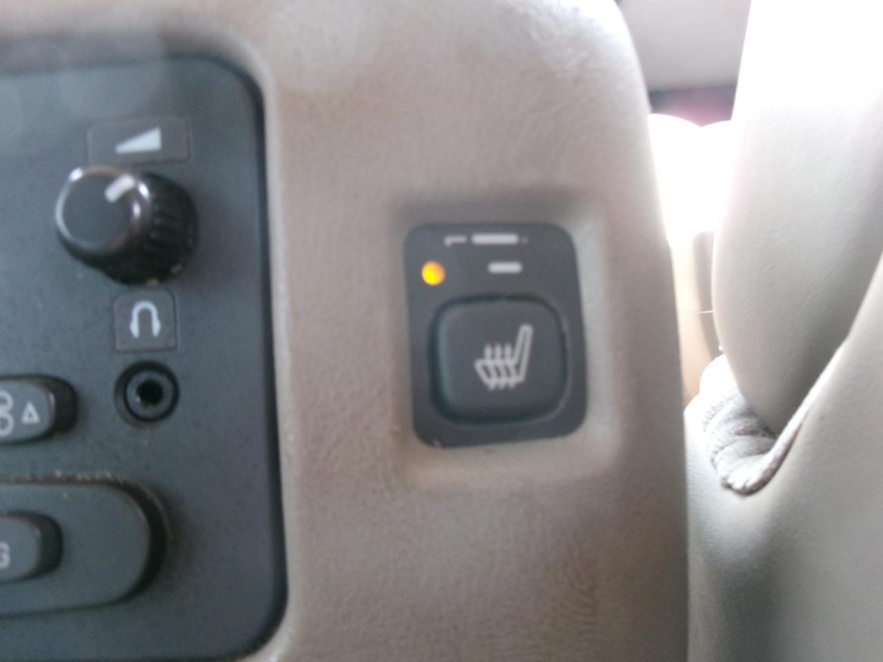 GMC Yukon Denali Base 2004