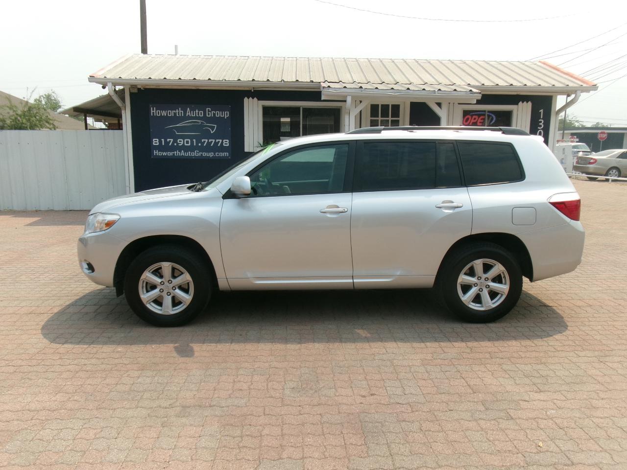 Toyota Highlander Base 2WD I4 2010