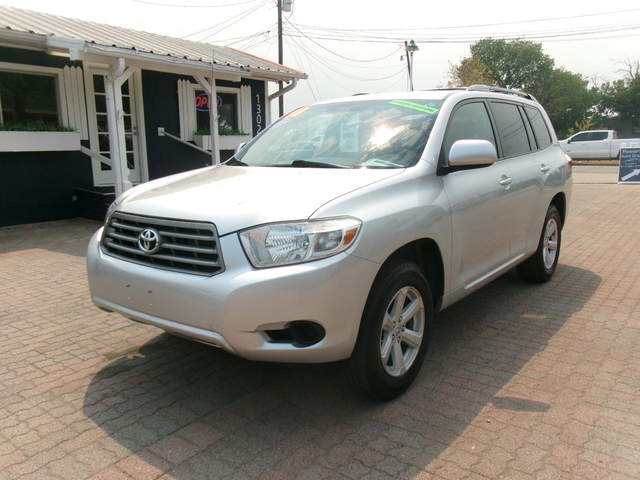 Toyota Highlander Base 2WD I4 2010