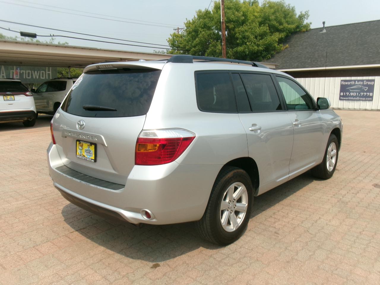 Toyota Highlander Base 2WD I4 2010