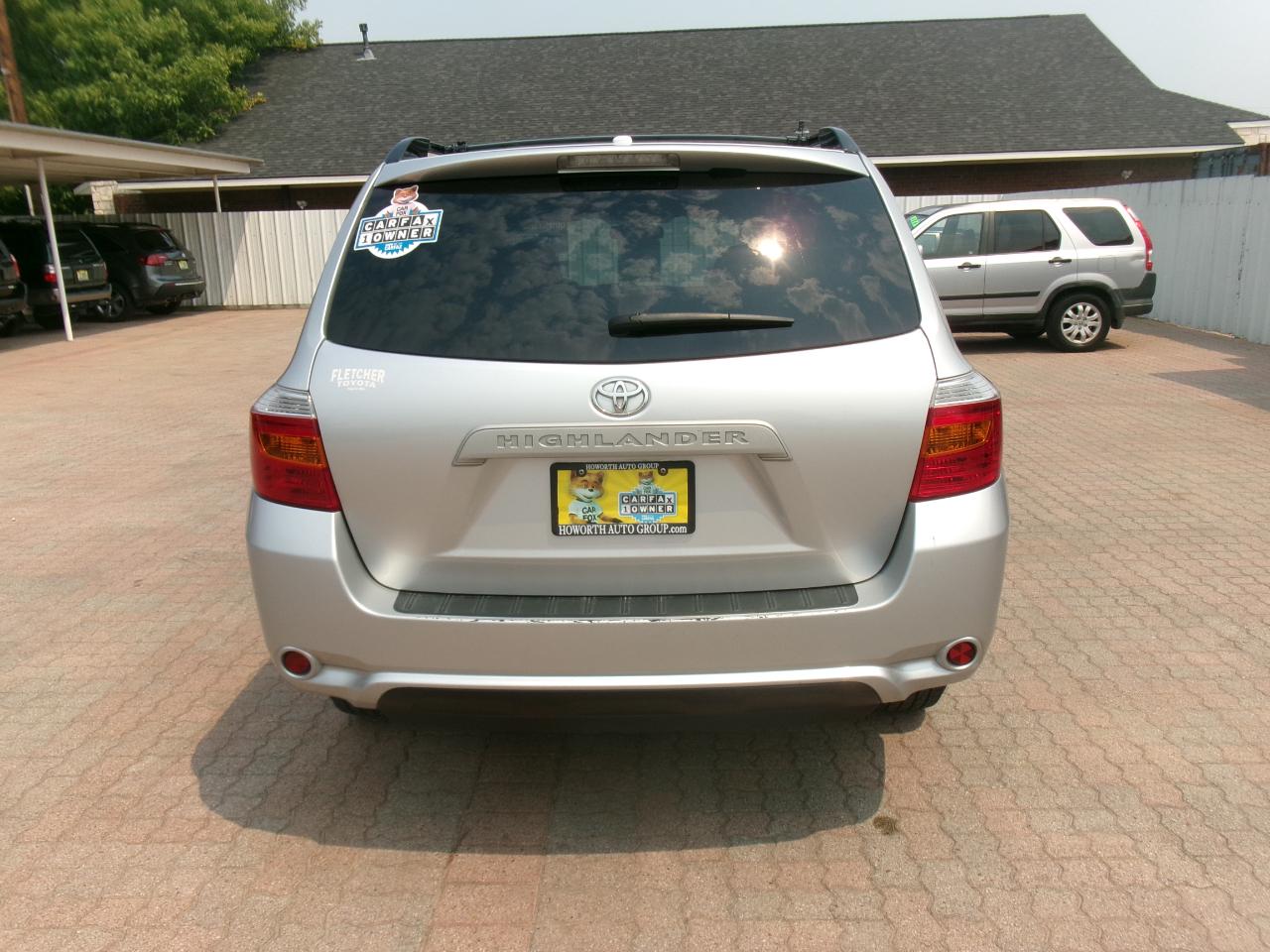 Toyota Highlander Base 2WD I4 2010