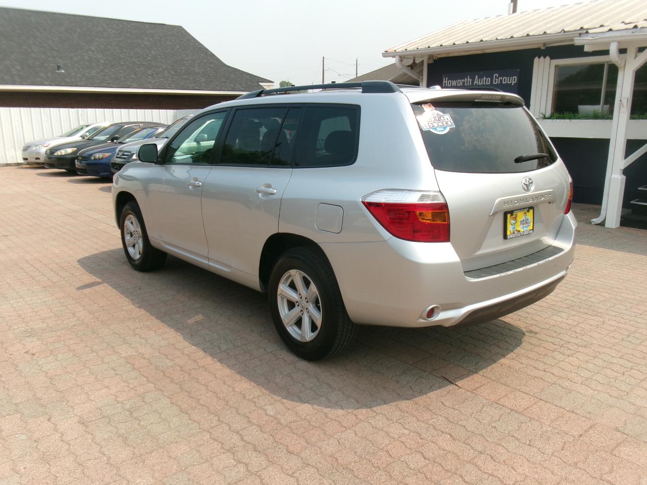 Toyota Highlander Base 2WD I4 2010
