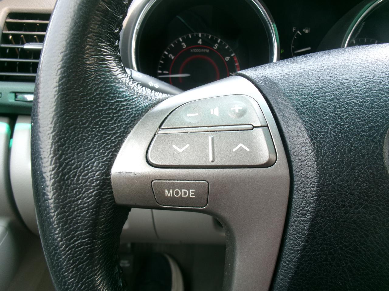 Toyota Highlander Base 2WD I4 2010