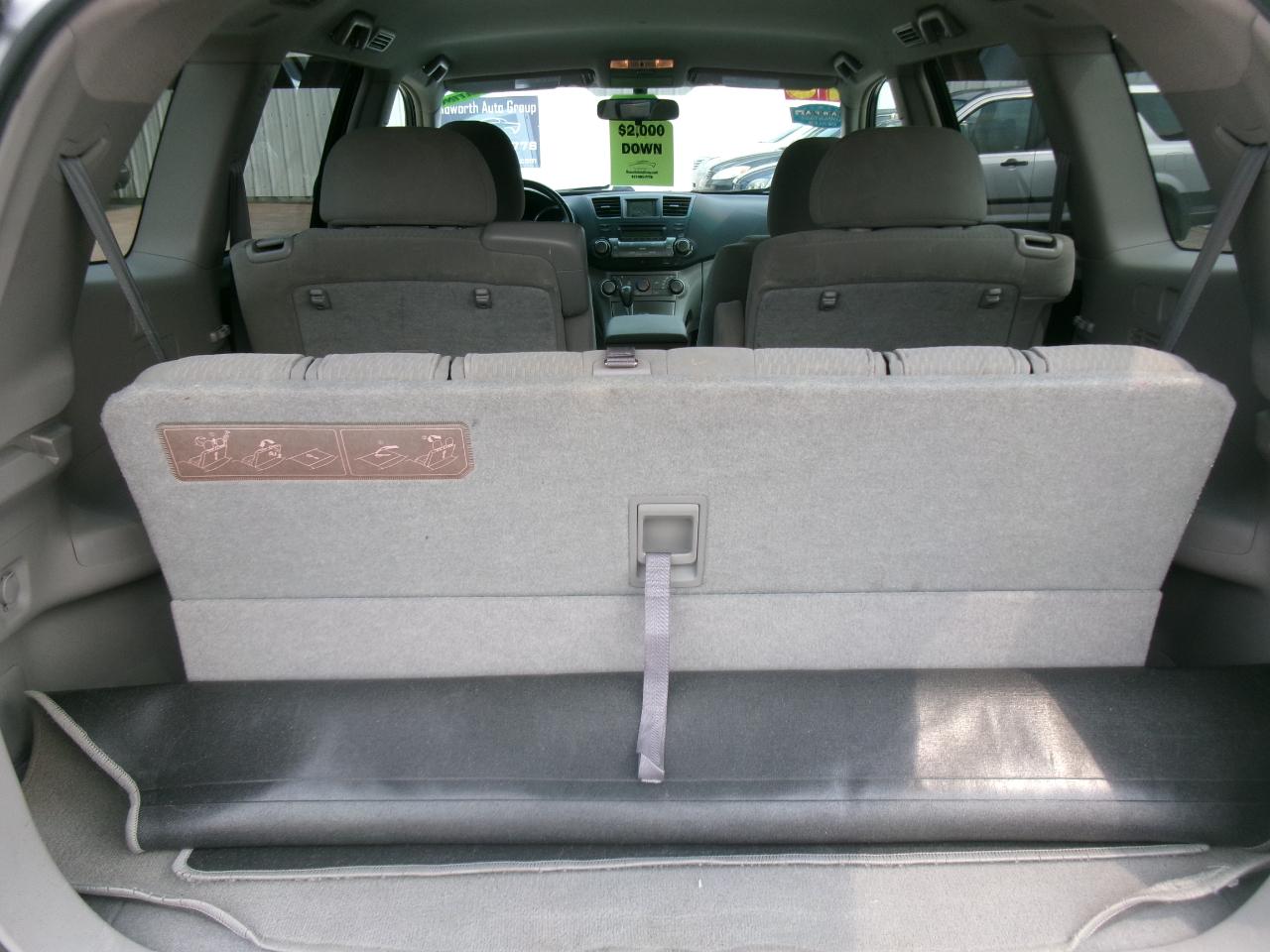 Toyota Highlander Base 2WD I4 2010