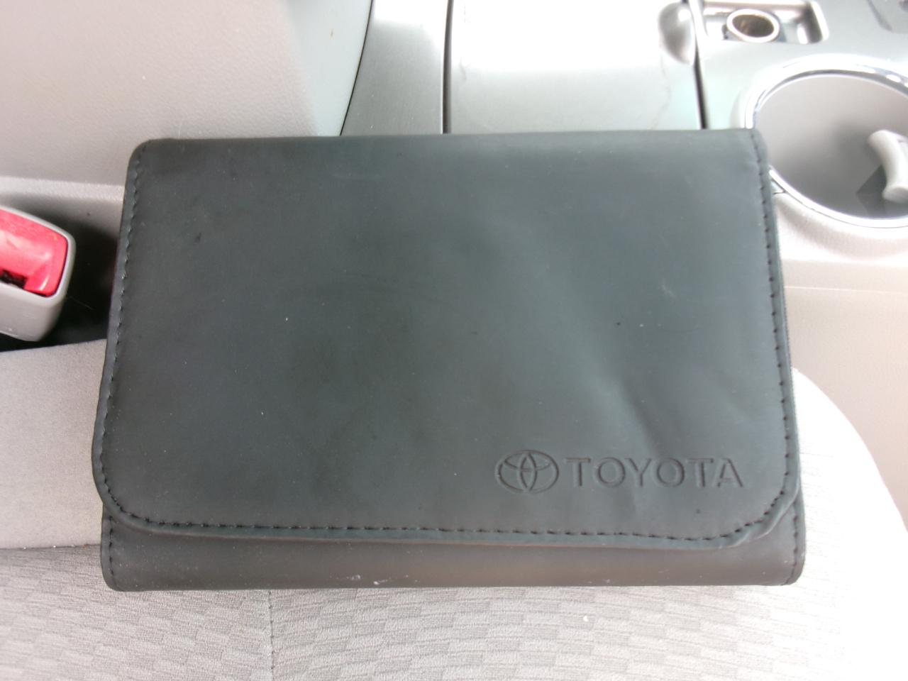 Toyota Highlander Base 2WD I4 2010