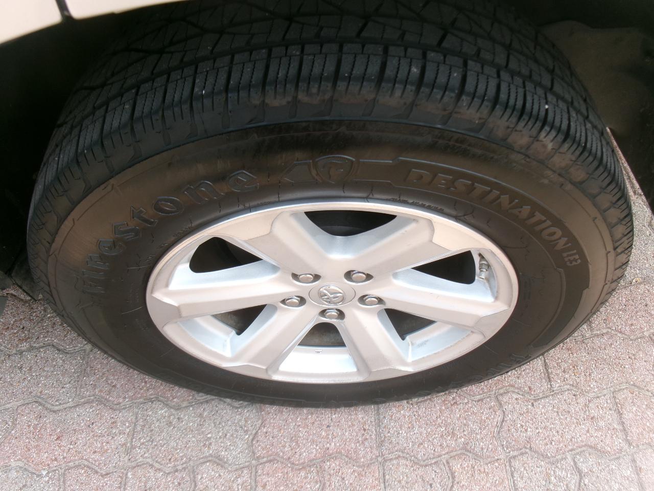 Toyota Highlander Base 2WD I4 2010