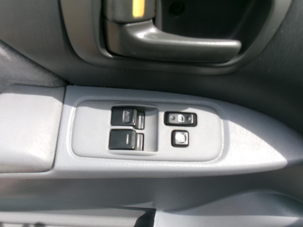 Toyota Sienna LE 2003