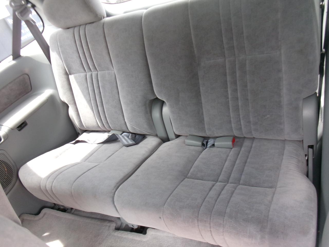 Toyota Sienna LE 2003